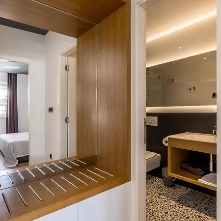 Madrugada Old Konukevi 4*