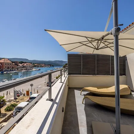 Madrugada Old Konukevi Stari Grad (Hvar)