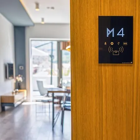 Madrugada Old Konukevi